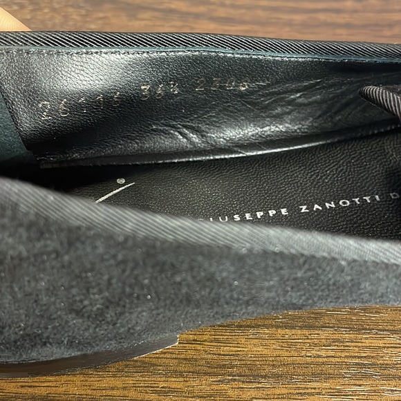 Authentic! Giuseppe Zanotti Black Suede Slip-on w/ Silver Tassels NWOT sz 8.5 - Picture 11 of 11